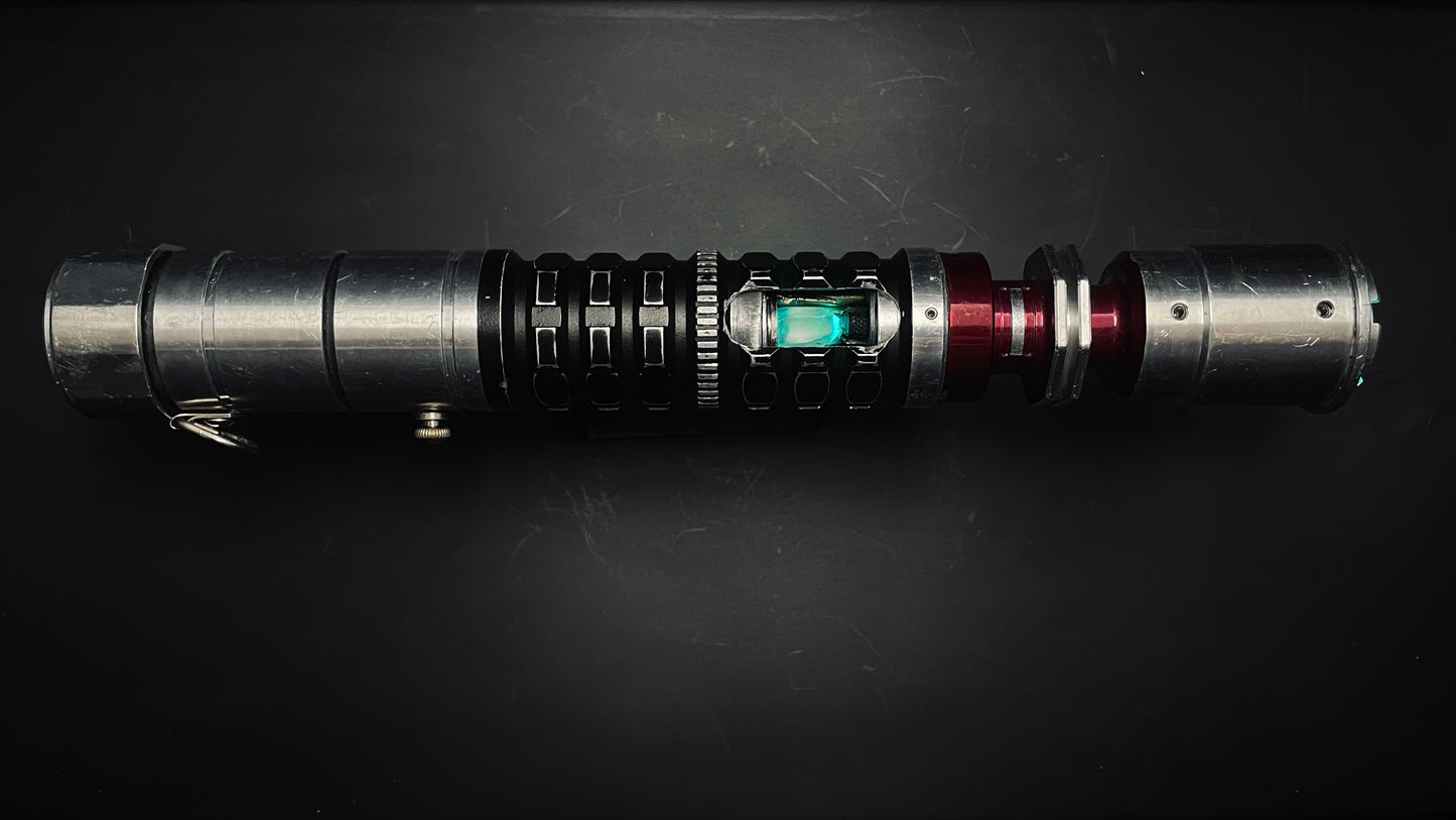 DF Alliant Master Lightsaber (Quartz / Neopixel)