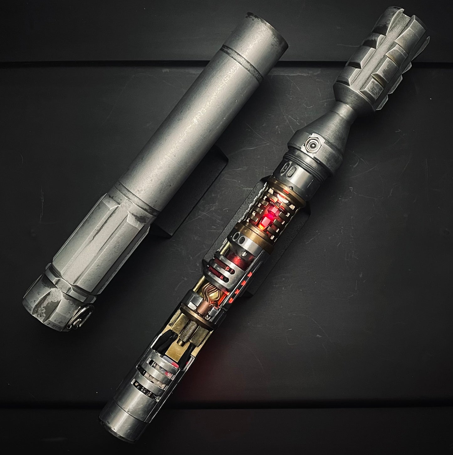 Tribeless Master Lightsaber (Dual Ruby Chassis)